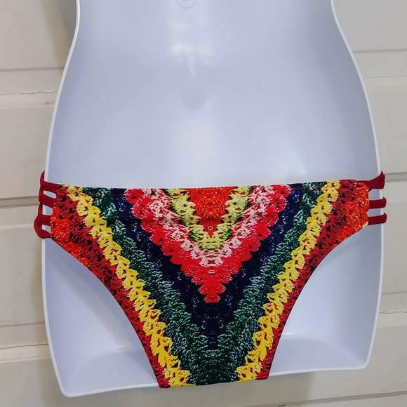 🌺BUNDLE ONLY🌺 Red and Yellow Sleeveless Cut Out Bodysuit - Picture 8 of 10